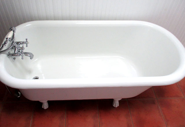 best way to refinish your bathtub 